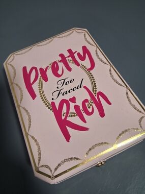 Too Faced Pretty Rich Eyeshadow Palette